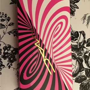 New Box Set Of Mac Lipglass (3)